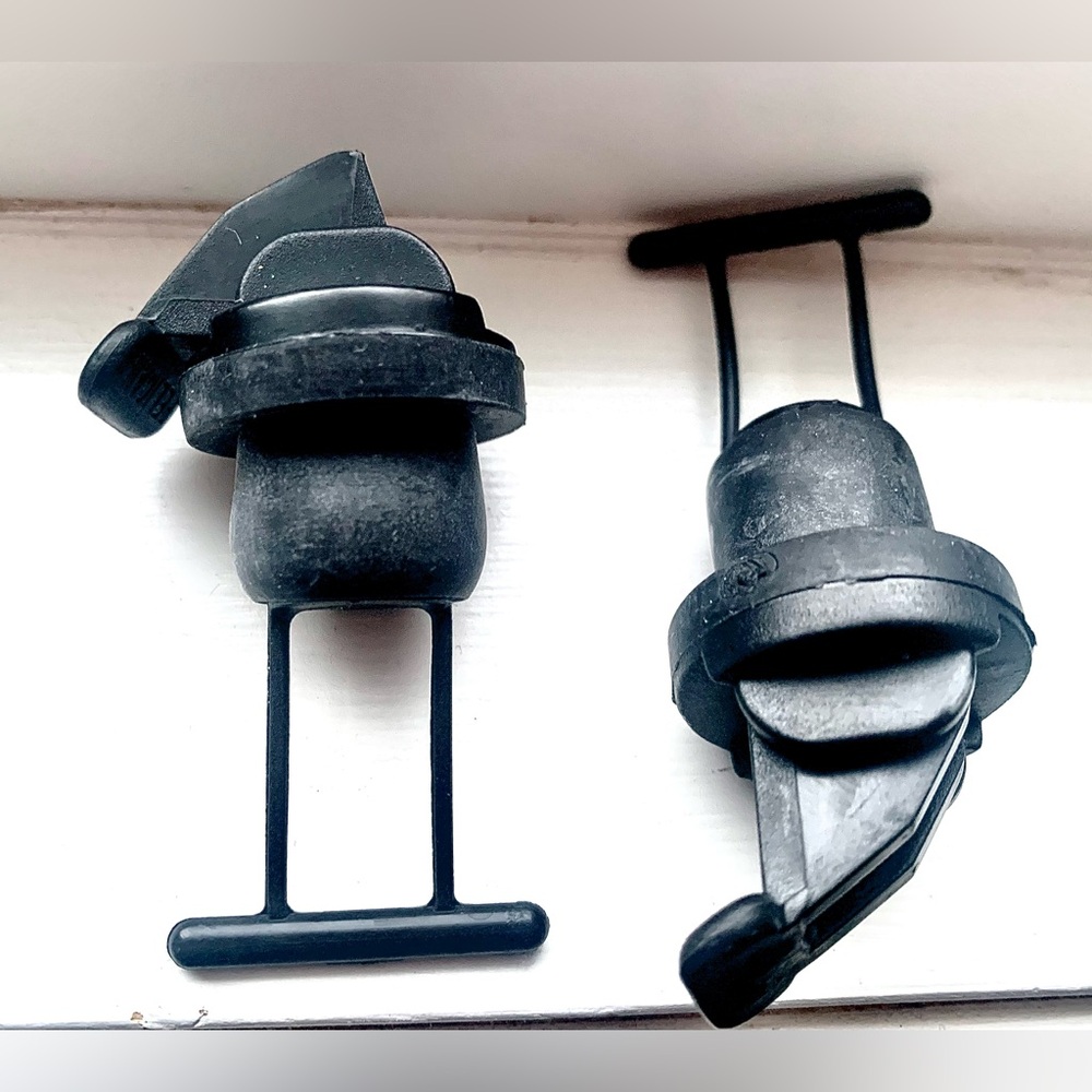 2 NEW Pelican Hull Drain Plugs
Original